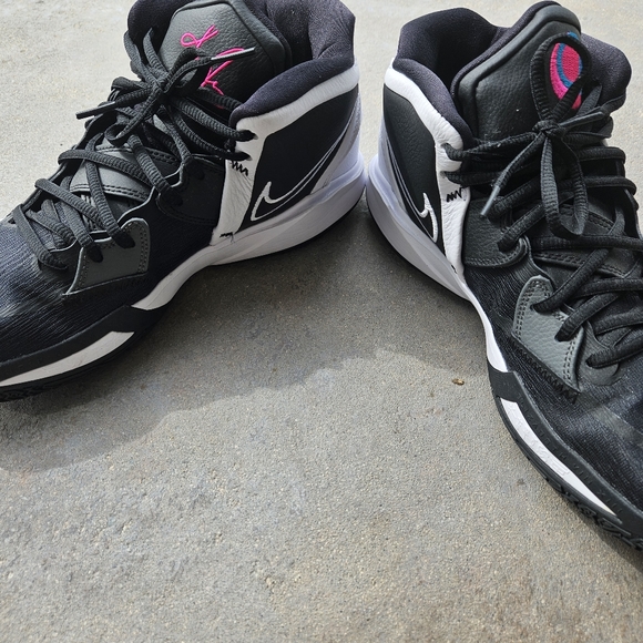 Nike Kyrie Infinity South Beach Shoes - Picture 6 of 11